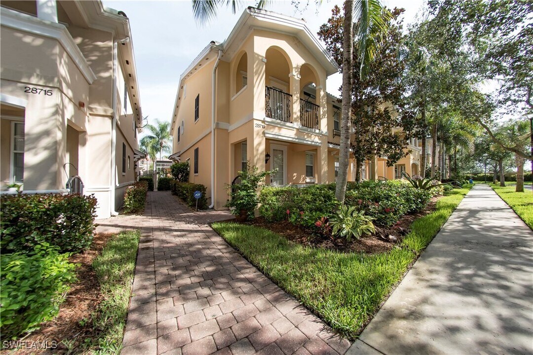 28719 Alessandria Cir in Bonita Springs, FL - Building Photo