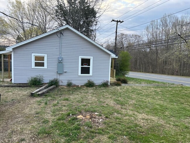 336 W Academy St in Randleman, NC - Building Photo - Building Photo