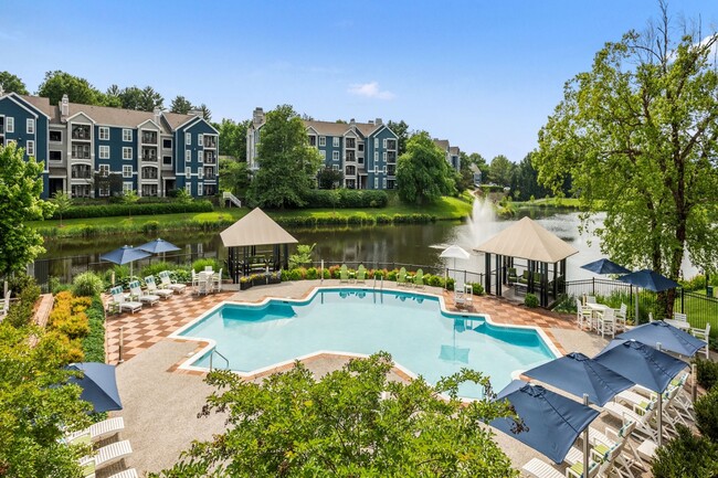 Lakeside Apartments in Centreville, VA - Foto de edificio - Building Photo