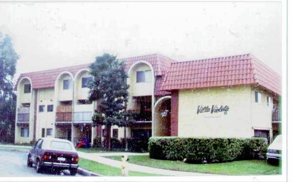 Villa Violeta Ii Apartments in Covina, CA - Foto de edificio - Building Photo