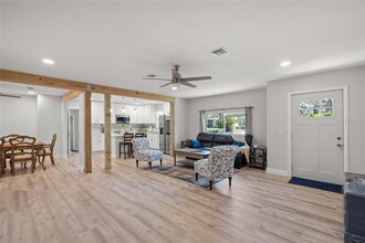 2927 Forest Ln in Sarasota, FL - Foto de edificio - Building Photo