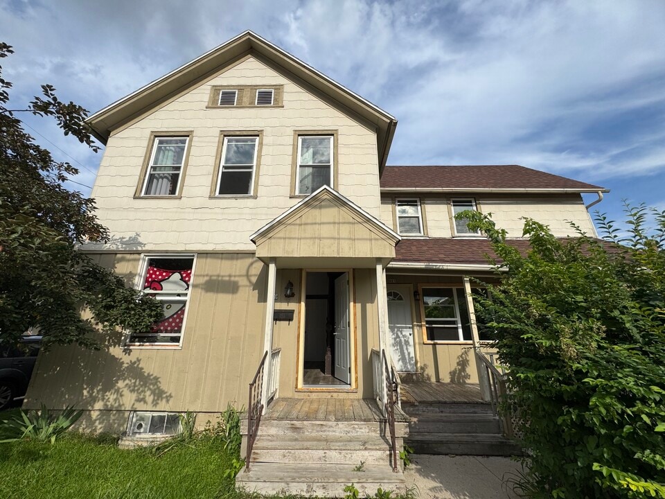 921 S 16th St, Unit 919 upper in Sheboygan, WI - Building Photo