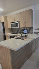 120 Royal Palm Rd in Hialeah, FL - Building Photo - Building Photo