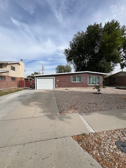1524 Dupont Ave in Salt Lake City, UT - Building Photo