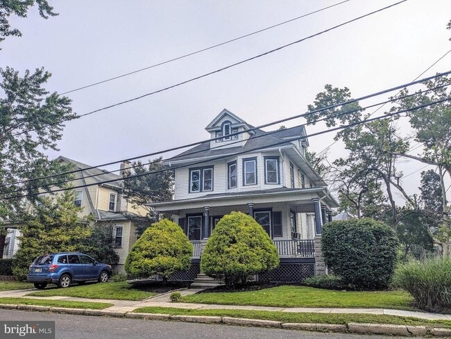 951 Park Ave