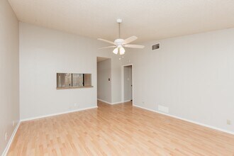 11400 Walnut Ridge Dr in Austin, TX - Building Photo - Building Photo