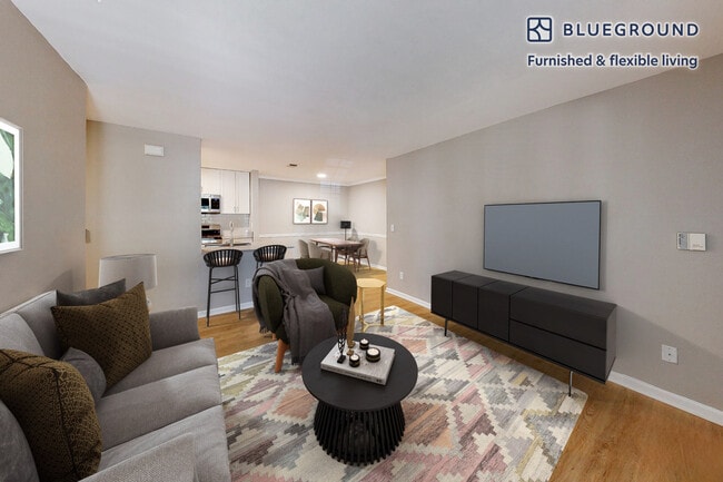100 Court N Dr in Melville, NY - Building Photo - Building Photo