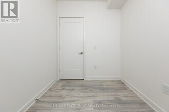 121-121 Lower Sherbourne St in Toronto, ON - Building Photo - Building Photo