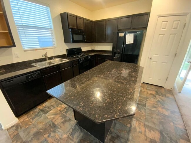 10845 Hunters Green Ave in Las Vegas, NV - Building Photo - Building Photo