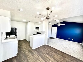 RiverBend Apartment Homes in San Antonio, TX - Building Photo