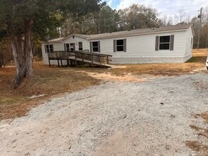 252 Cobb Rd in Pelzer, SC - Building Photo - Building Photo