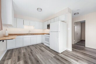 1703 Pinewood Ln in Joliet, IL - Building Photo - Building Photo