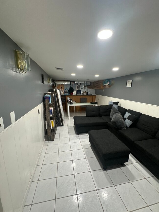 property at 5616 S Mayfield Ave