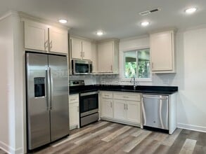 711 Hill Ave in Muscle Shoals, AL - Building Photo - Building Photo