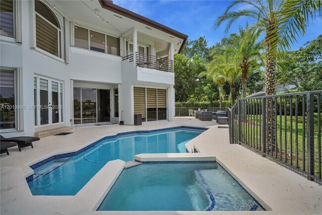 property at 14 Ardoch Pl