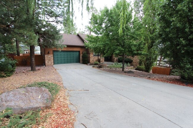 property at 2374 S Cliffview St