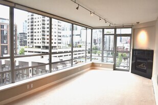 2929 1st Ave, Unit 1119 in Seattle, WA - Building Photo