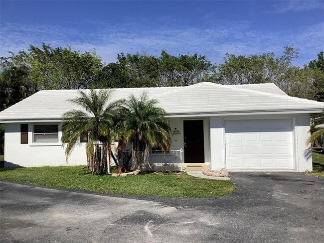 4481 NW 1st Terrace in Pompano Beach, FL - Building Photo - Building Photo