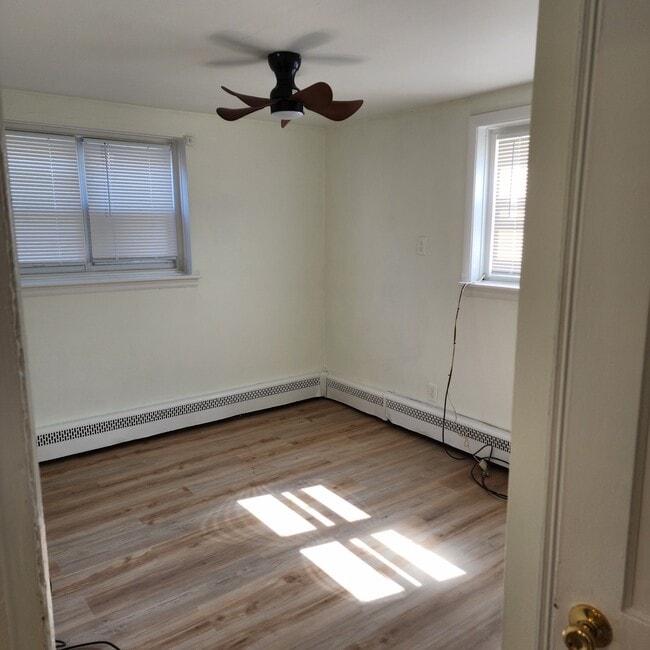 267 E Park Ave, Unit C in Ambler, PA - Foto de edificio - Building Photo