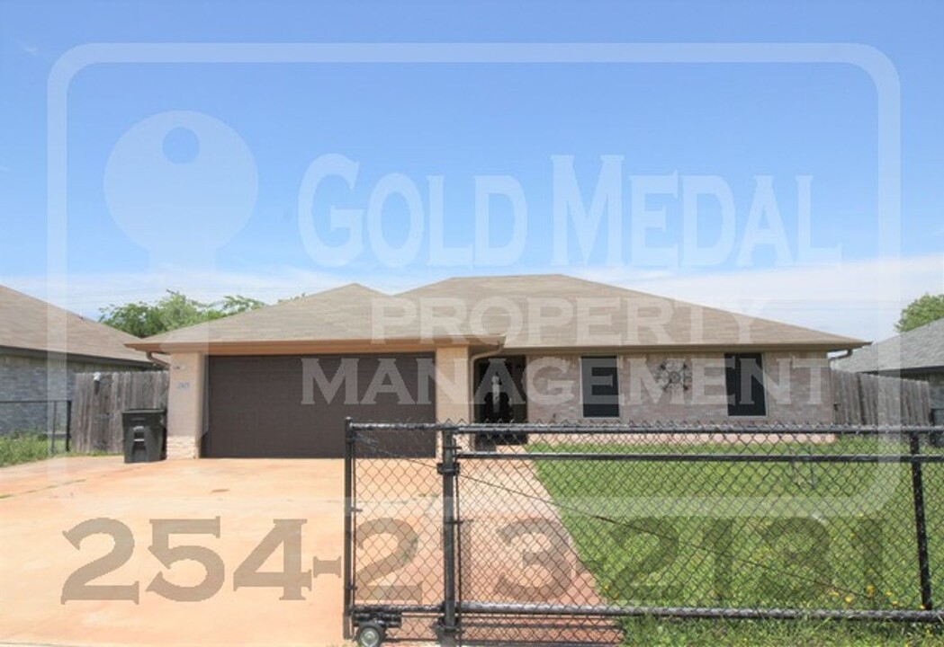 2405 Westwood Dr in Killeen, TX - Foto de edificio