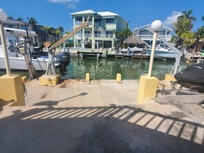 222 Bristol Ct in Tavernier, FL - Building Photo - Building Photo