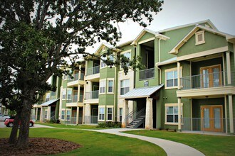 Gateway Northwest Apartments in Georgetown, TX - Foto de edificio - Building Photo