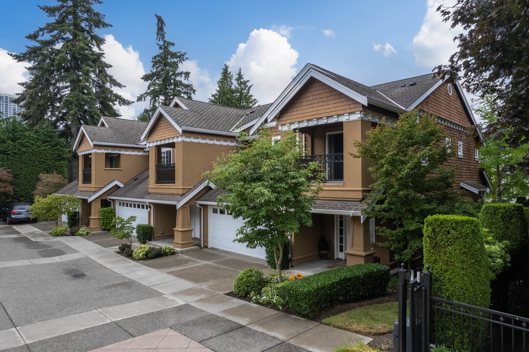 Savoy Court in Bellevue, WA - Building Photo