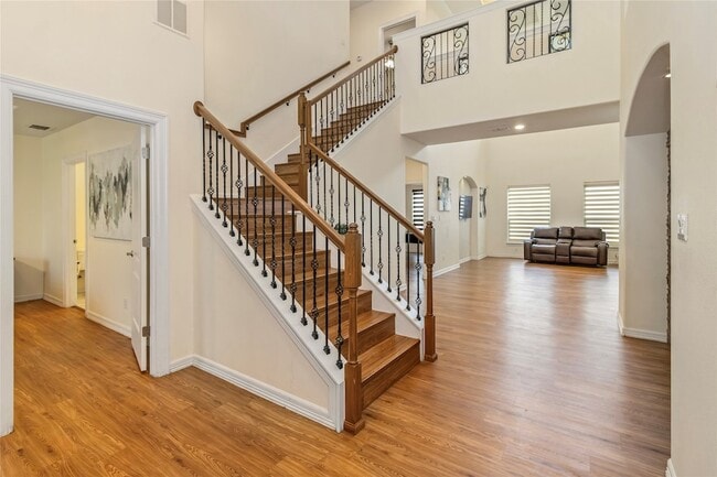 2016 Santa Fe Cir in Edinburg, TX - Foto de edificio - Building Photo