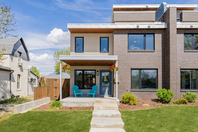 2004 S Galapago St in Denver, CO - Building Photo - Building Photo