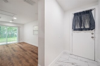 2307 E Osborne Ave in Tampa, FL - Building Photo - Building Photo