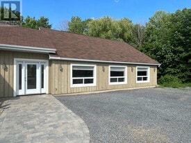 2487 Huntley Rd in Ottawa, ON - Building Photo