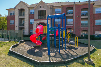 Woodridge Apartments in Dallas, TX - Building Photo - Building Photo