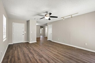 8950 Ivey Rd in Jacksonville, FL - Building Photo - Building Photo