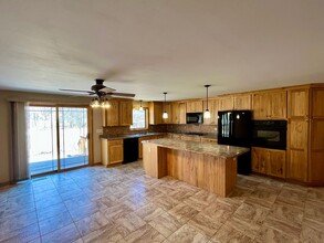 247351 County Rd W in Merrill, WI - Foto de edificio - Building Photo