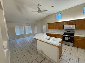 5731 N Tracy Ave in Fresno, CA - Building Photo - Building Photo