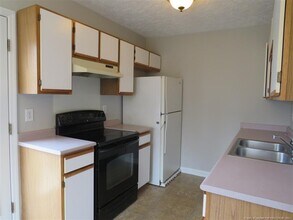3462 Rockfish Rd in Raeford, NC - Foto de edificio - Building Photo