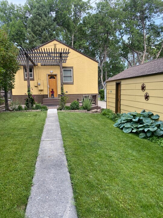 1148 N 25th St in Billings, MT - Foto de edificio