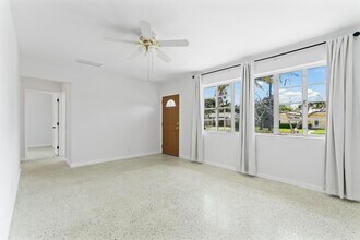 331 Winters St in West Palm Beach, FL - Building Photo - Building Photo