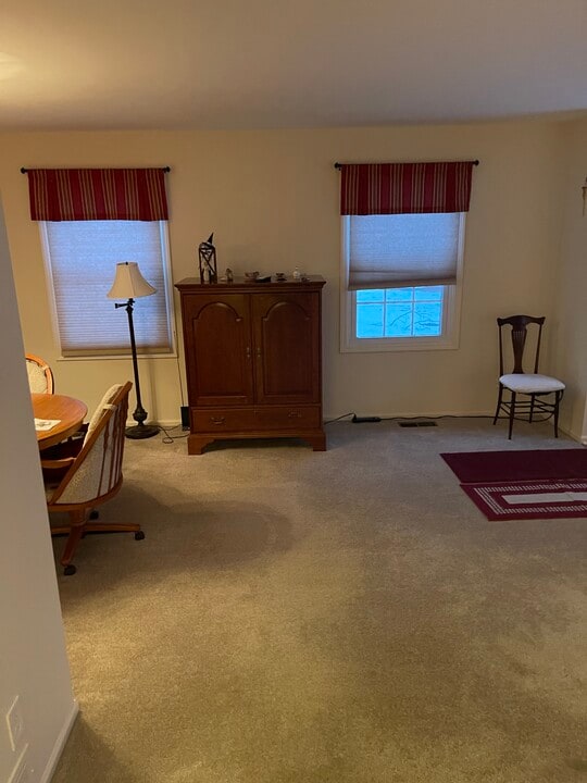 10 Foxcroft Trl in Fairport, NY - Building Photo