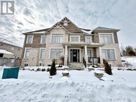 37 Prunella Cres in East Gwillimbury, ON - Building Photo