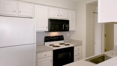 13 Magazine St, Unit 807B in Cambridge, MA - Foto de edificio - Building Photo