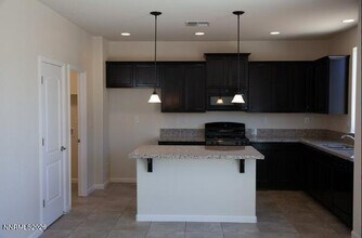 7038 Diversey Dr in Sparks, NV - Building Photo - Building Photo