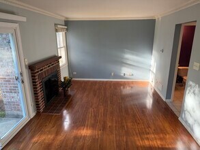 303 College Crossing in Rolling Meadows, IL - Building Photo - Building Photo