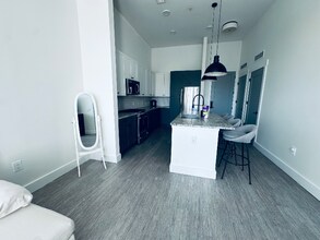 2411 Coronet Way NW in Atlanta, GA - Building Photo - Building Photo