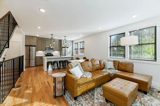 423 Quincy St NW, Unit D in Washington, DC - Foto de edificio - Building Photo