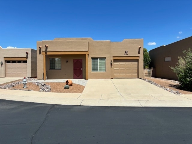 property at 1012 W Vía Del Placio