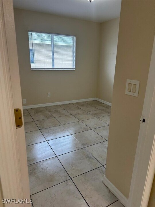 2117 Fairway Dr in Lehigh Acres, FL - Building Photo