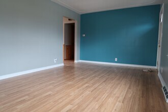 4903 Aleda Ave SE in Kentwood, MI - Building Photo - Building Photo