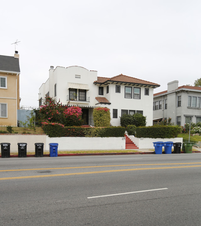 227 S Virgil Ave in Los Angeles, CA - Building Photo