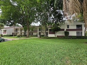 7380 NW 1st St in Plantation, FL - Foto de edificio - Building Photo